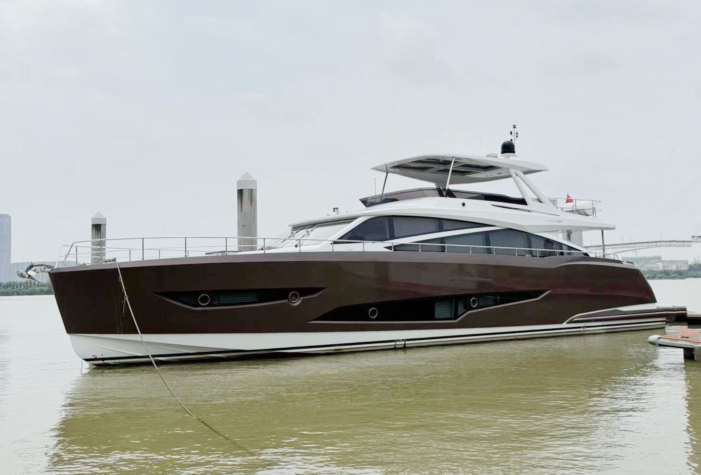 Yacht 1