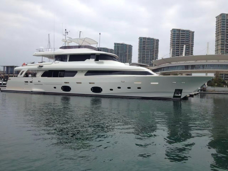 Yacht 1
